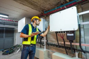 hoe lang slaat een thuisbatterij stroom op